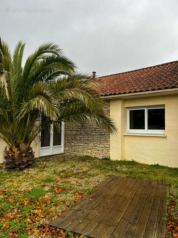 Maison à VOUZAILLES