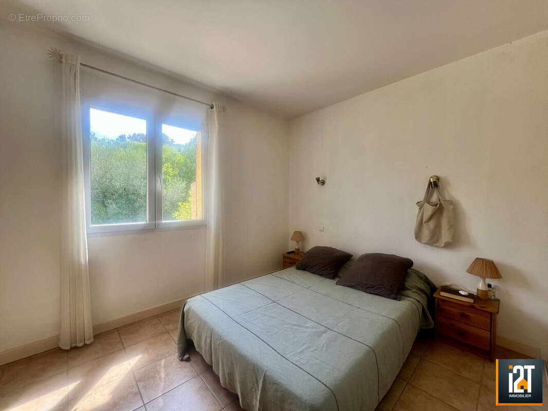 Maison 122 m² à Sainte-Anastasie  - photo 8