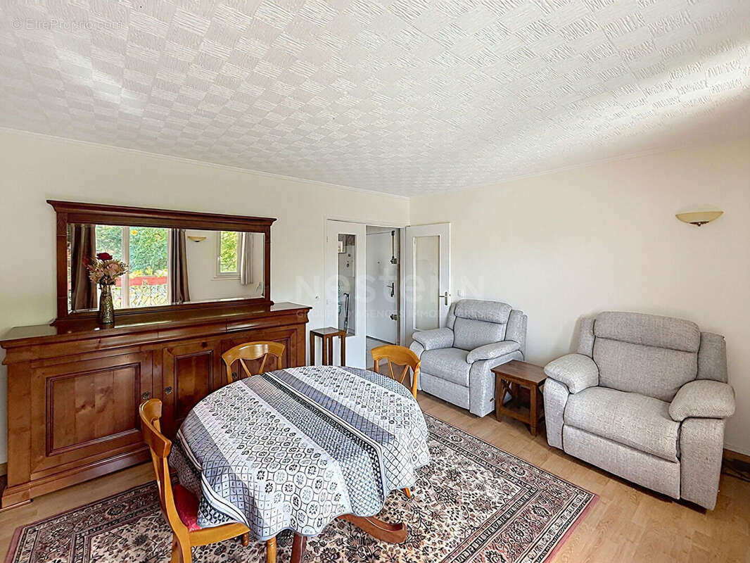Appartement à LAMORLAYE
