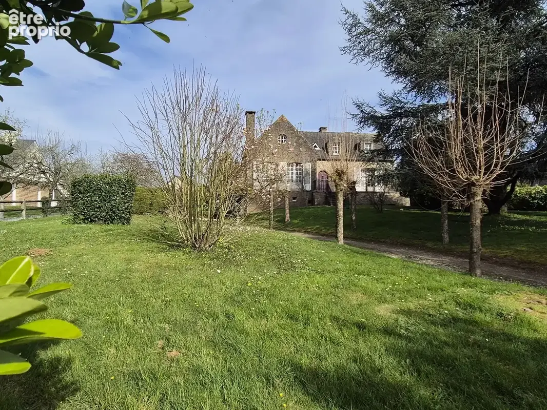 Magnifique propriete a renover avec maison en pierre de 227 m2 habitable sur une parcelle de 3000 m2 avec double garage - photo 6