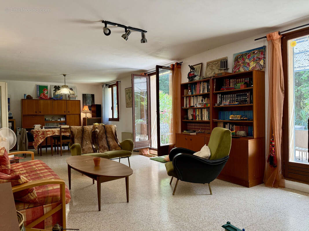 Dickjan POPPEMA de eXp France vous propose une belle villa dans un paradis - Maison à PIERREVERT