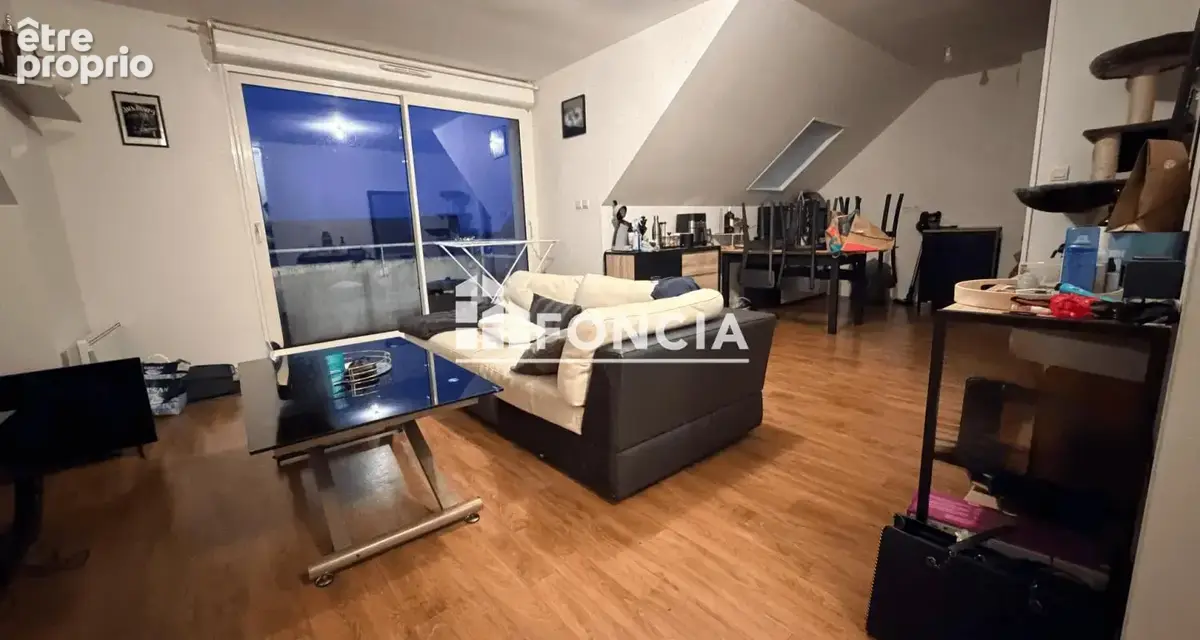 SURZUR - Appartement T2 avec balcon et parking privé sécurisé - photo 2