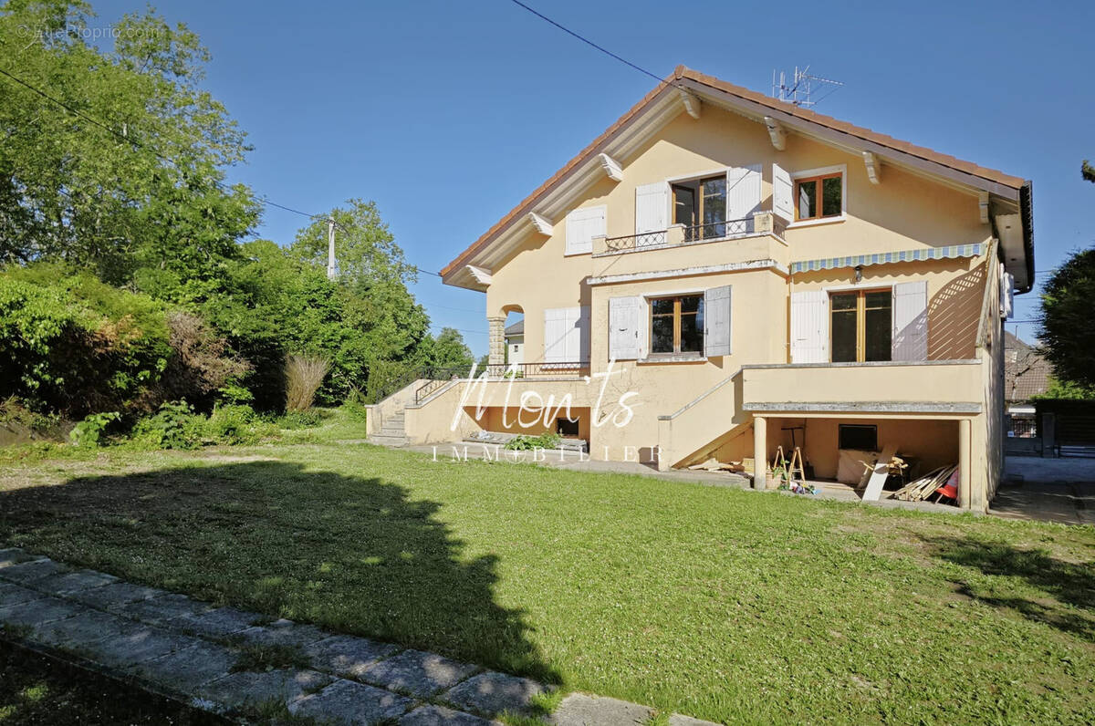 Maison à SAINT-JULIEN-EN-GENEVOIS