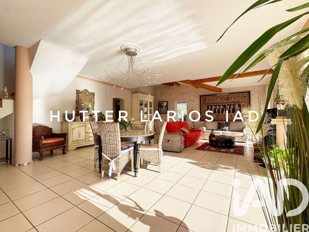 Photo 2 - Maison à LA CRAU