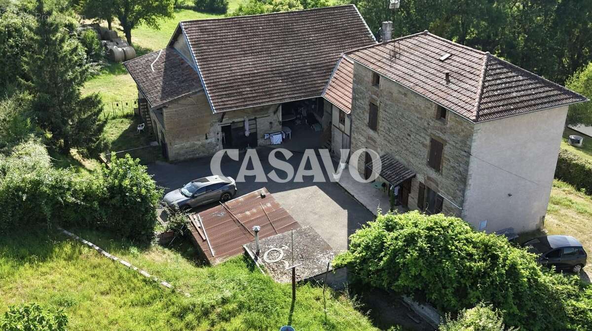 Vente Maison 5 pièces de 186m² - 38780 Eyzin-Pinet - photo 1