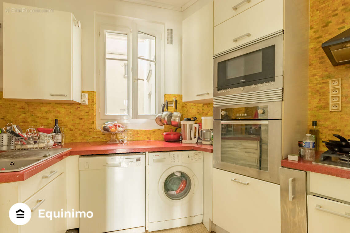 Appartement à PARIS-18E