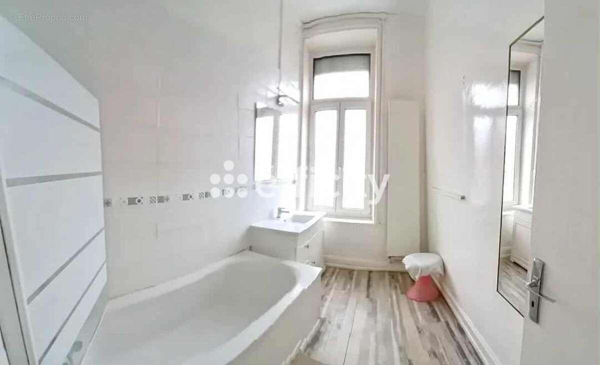 Maison à SAINT-MARTIN-BOULOGNE