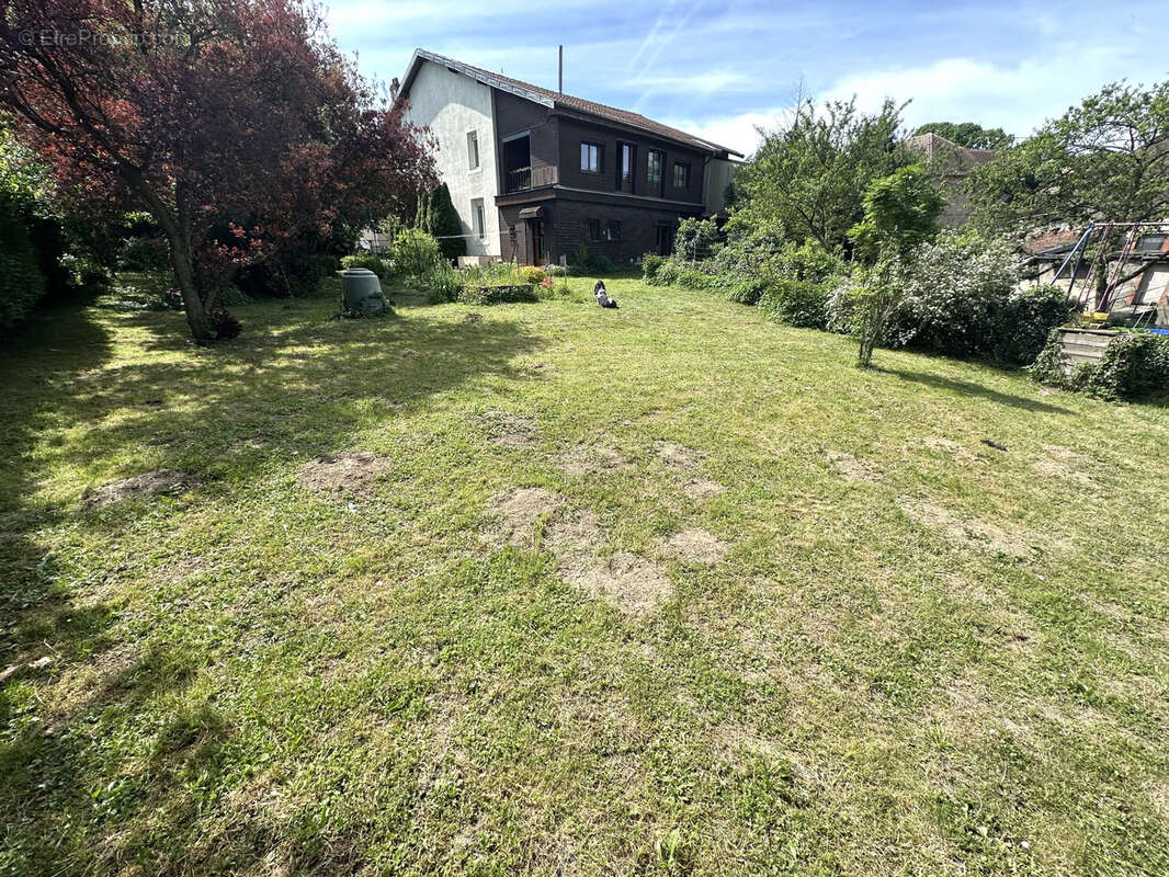 Maison à DOMEVRE-SUR-VEZOUZE