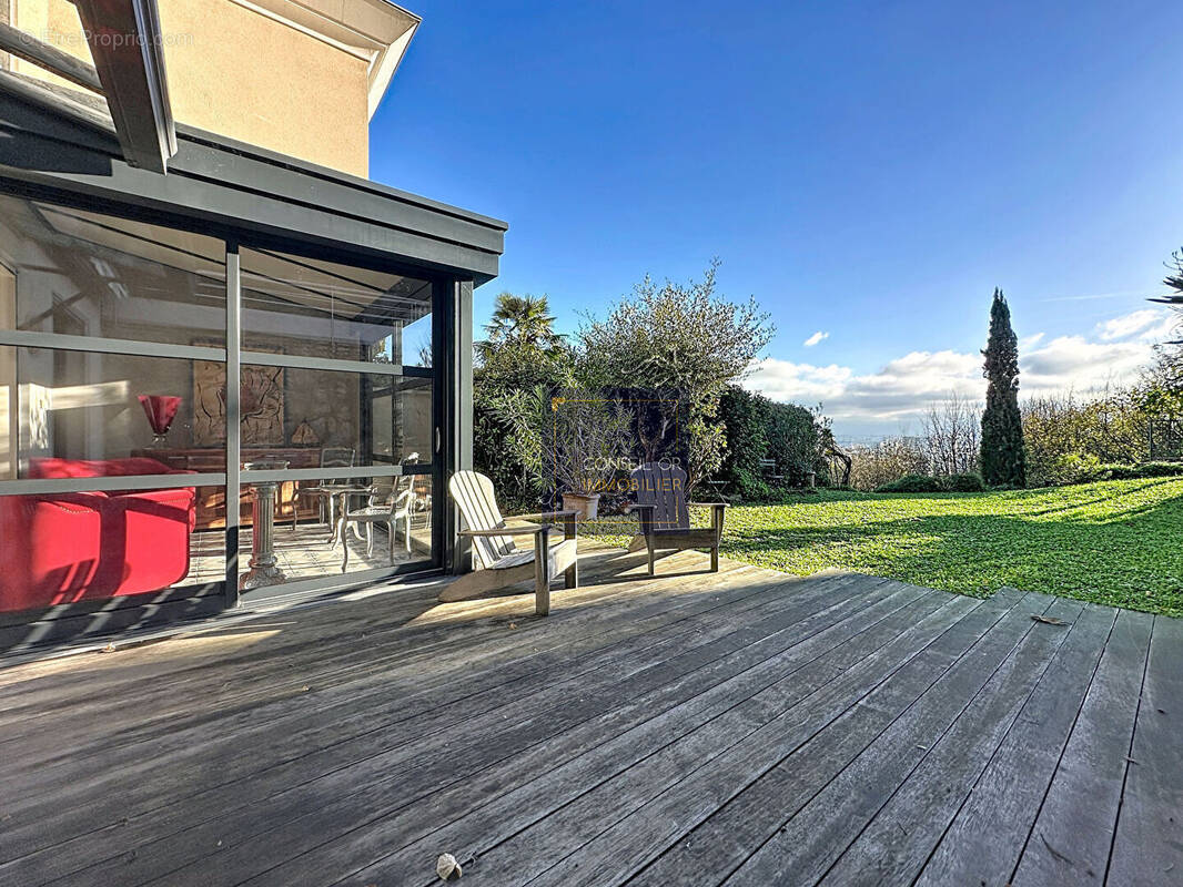 Appartement à LA MULATIERE