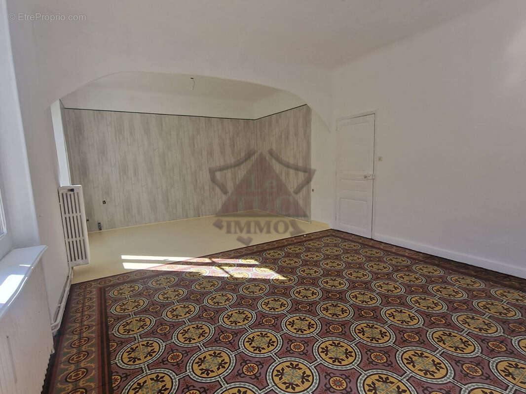 Maison à MOLIERES-SUR-CEZE