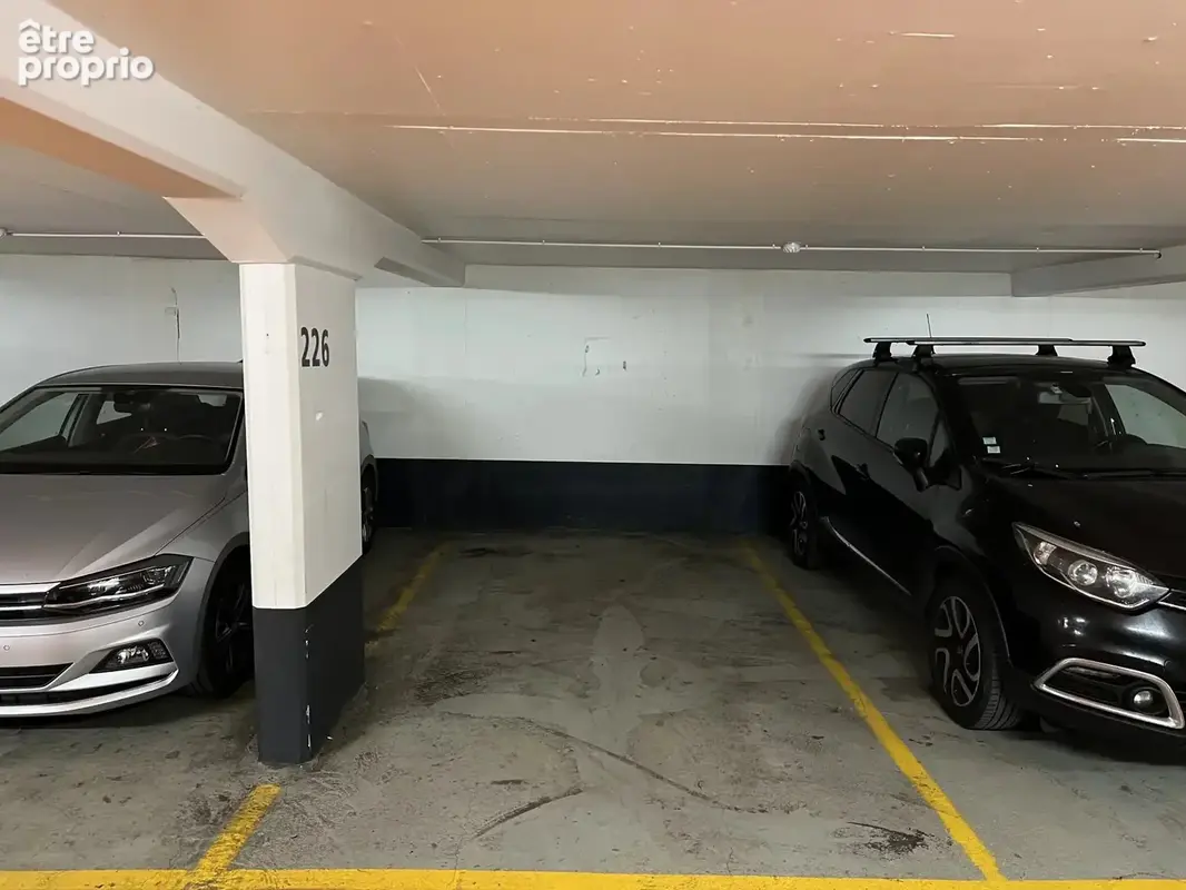 Parking à PARIS-16E