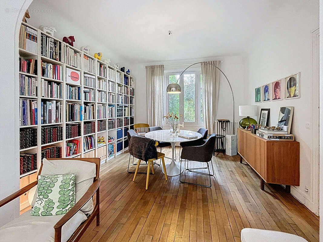 Maison à NEAUPHLE-LE-CHATEAU