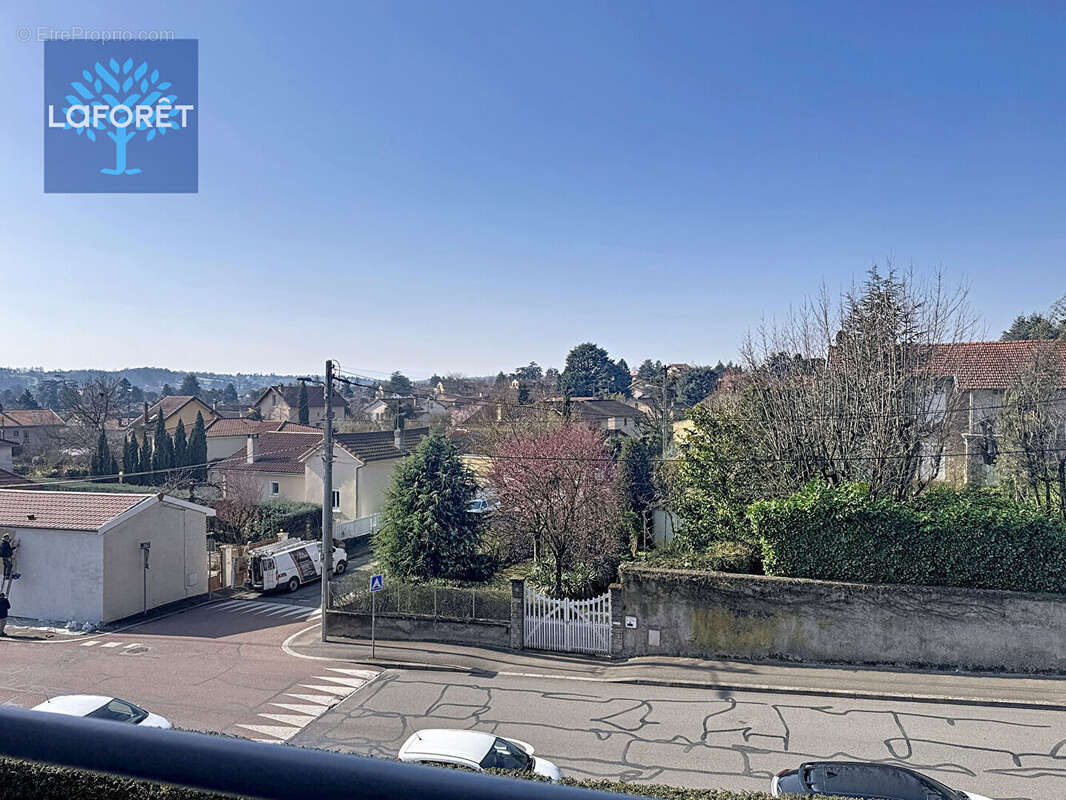 Appartement à SAINT-GENIS-LAVAL