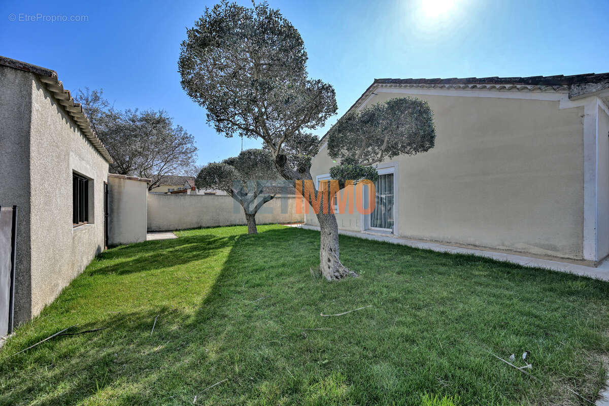 Villa plain-pied avec piscine - photo 9