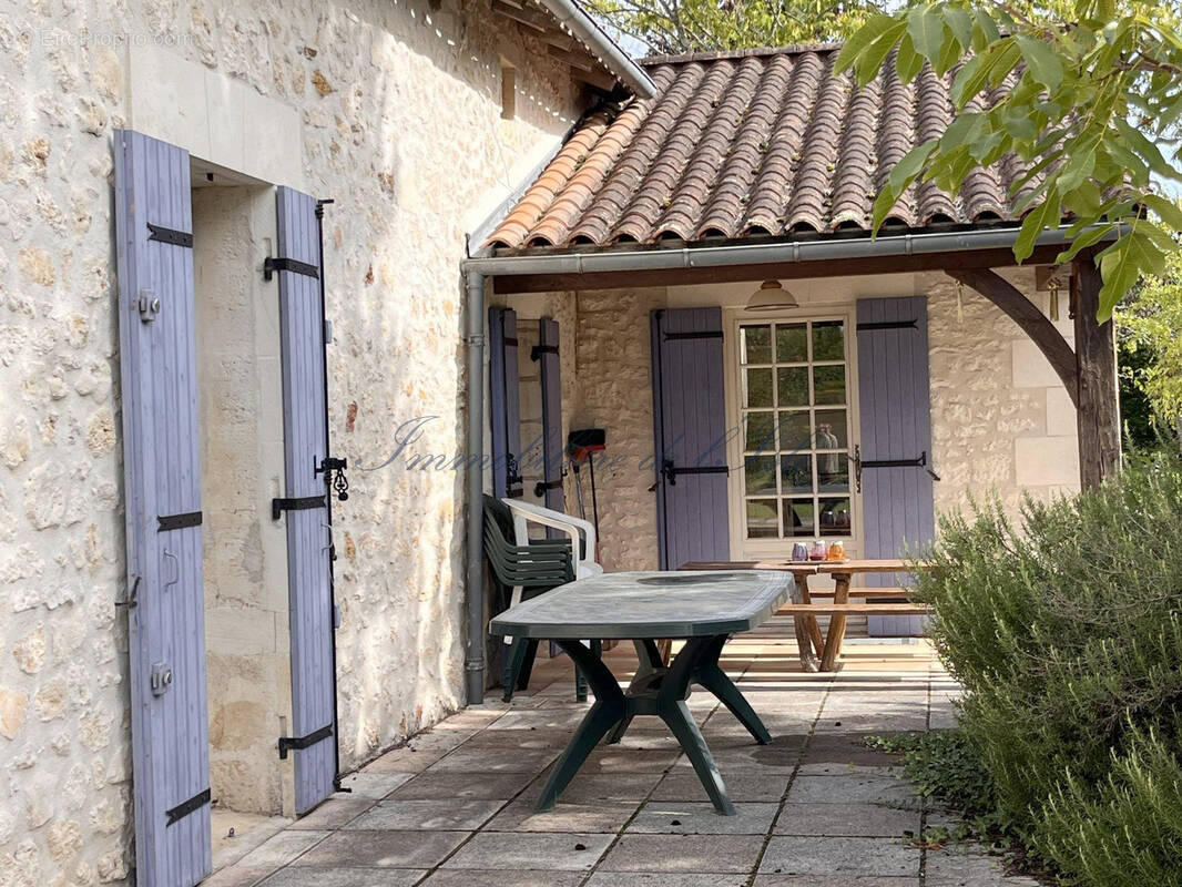 Maison à PAUSSAC-ET-SAINT-VIVIEN