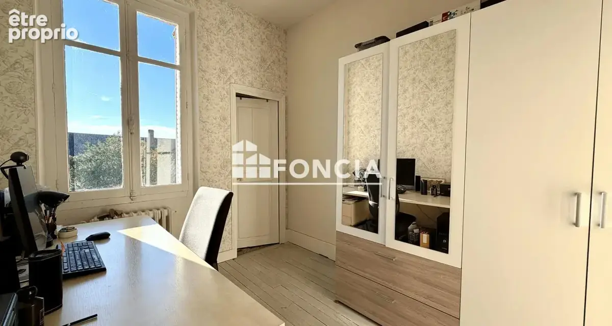 Orléans SAINT-MARCEAU, Maison Bourgeoise de 9 pièces - Piscine, garage double et grand jardin - photo 16