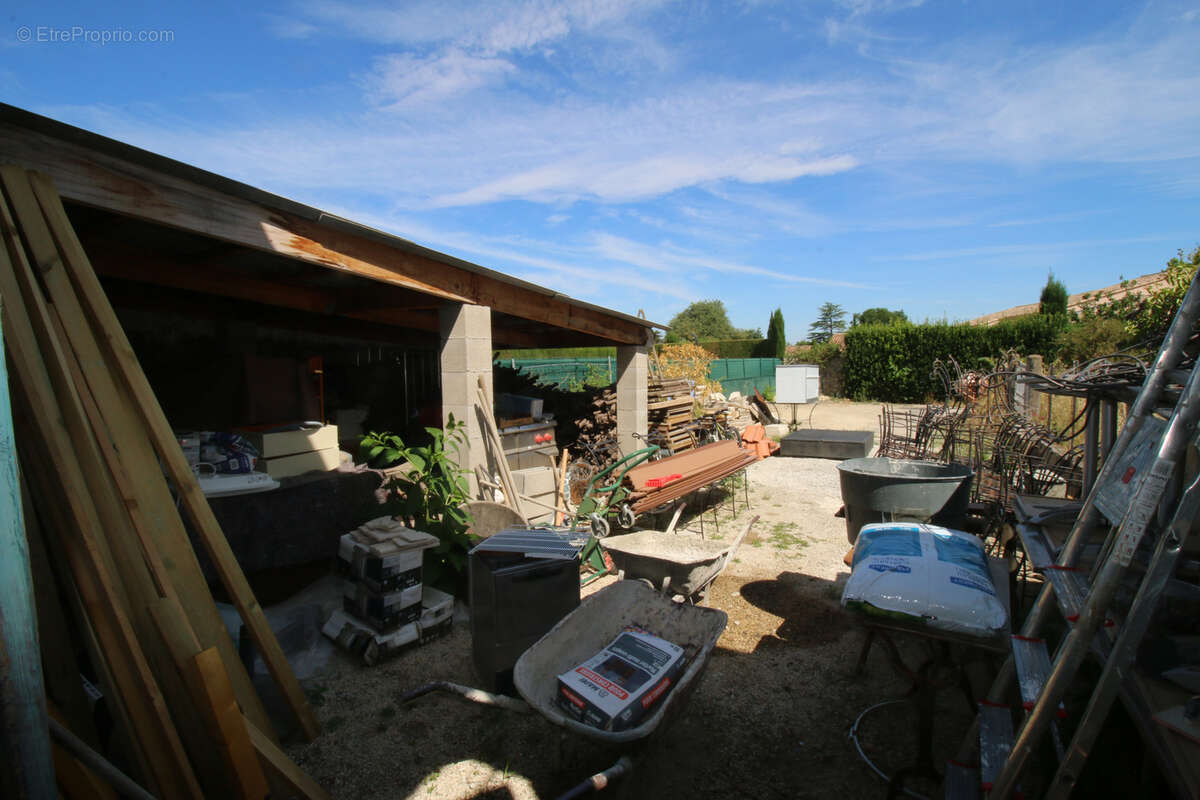 Maison de maître avec jardin, pisicine, parkings. - photo 37