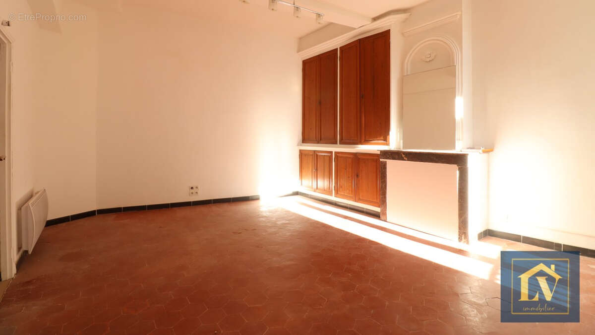 Appartement à PEZILLA-LA-RIVIERE