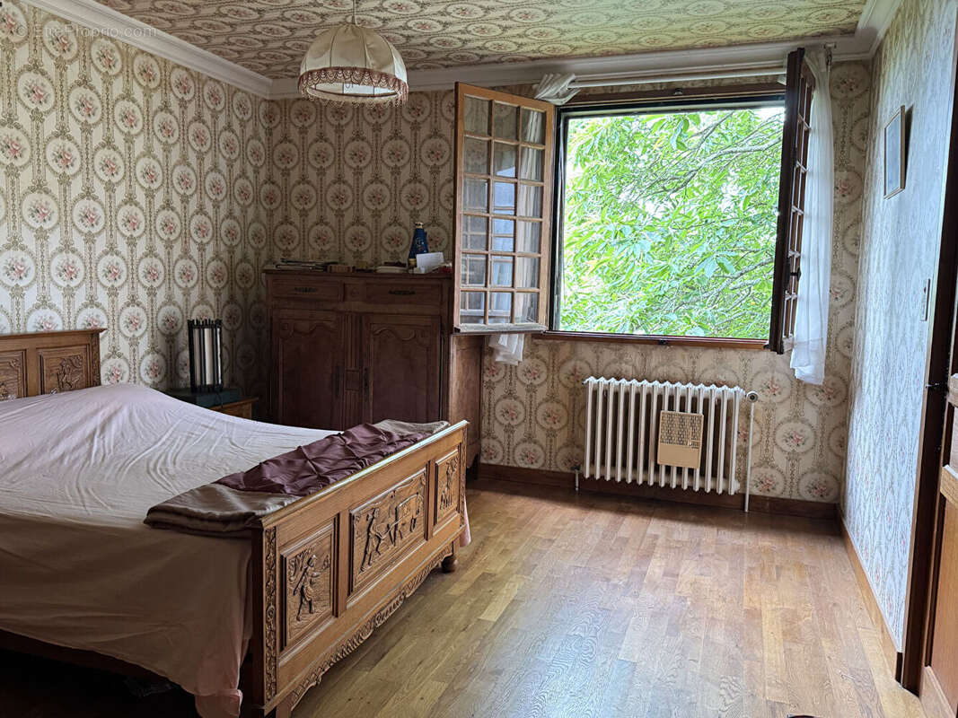 Maison à MONTGERMONT