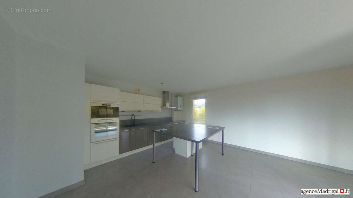 Appartement à LA BUISSE