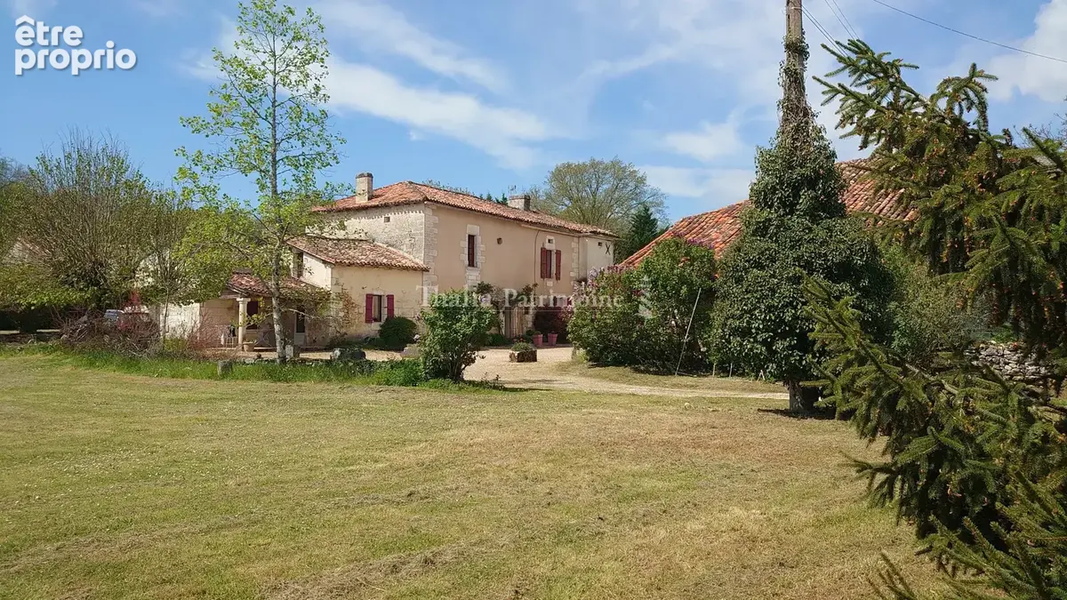 MAGNIFIQUE PROPRIETE A RENOVER   380 m2 environ -10 chambres, 1 dortoir- terrain 2ha8, dépendances - MAREUIL e - photo 7