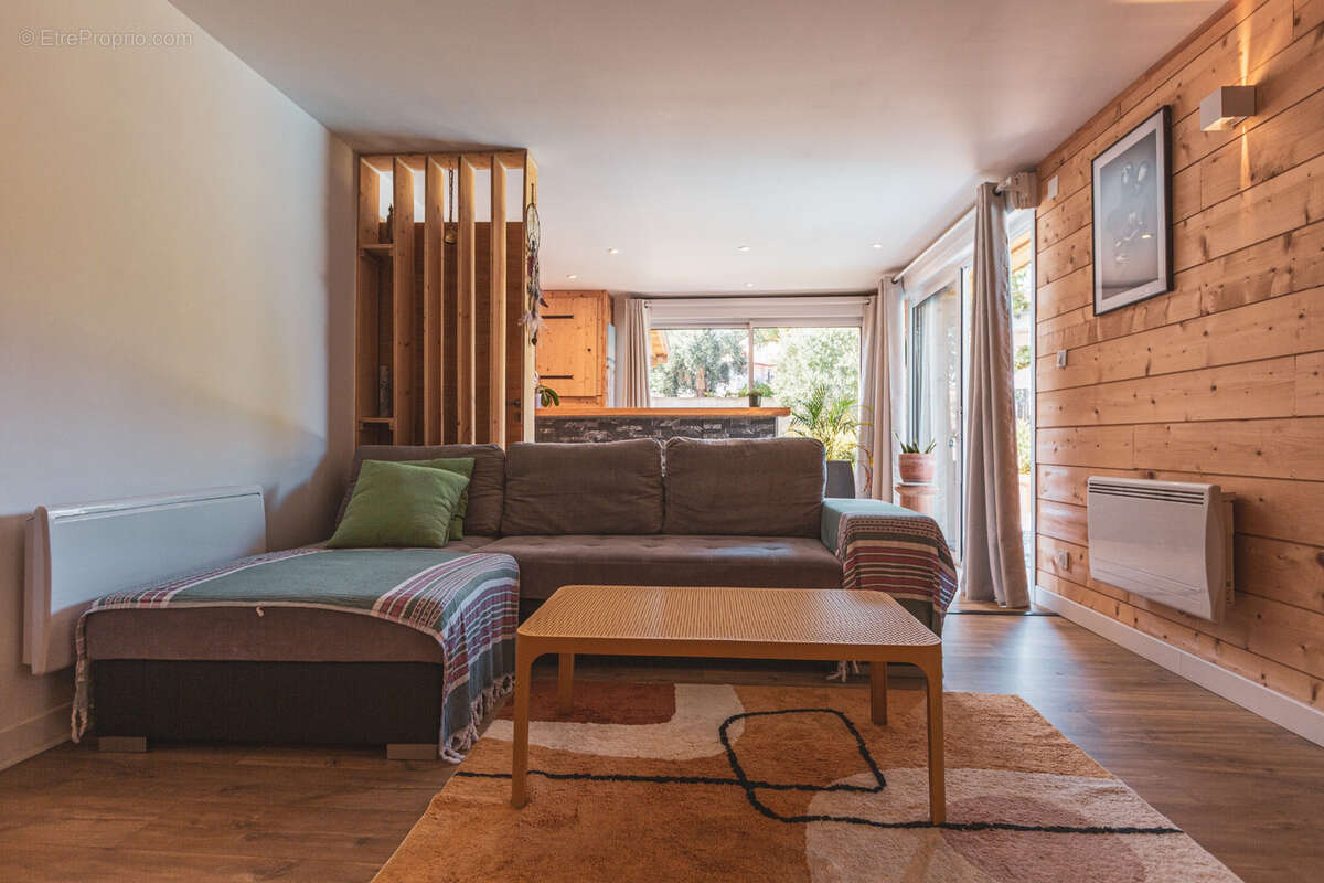 Appartement à ANGRESSE