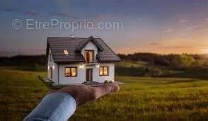 Terrain à CHANNAY-SUR-LATHAN