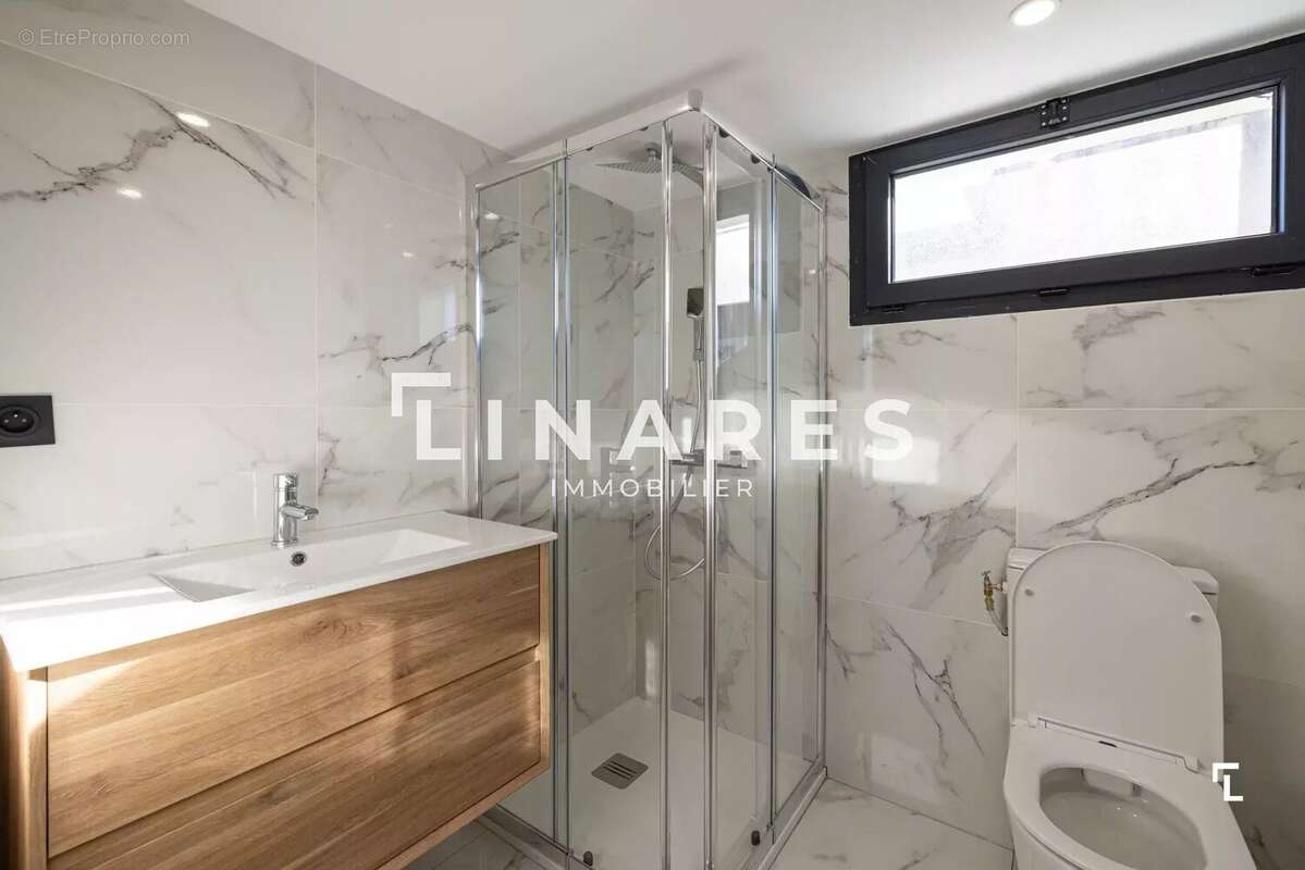 Appartement à MARSEILLE-5E