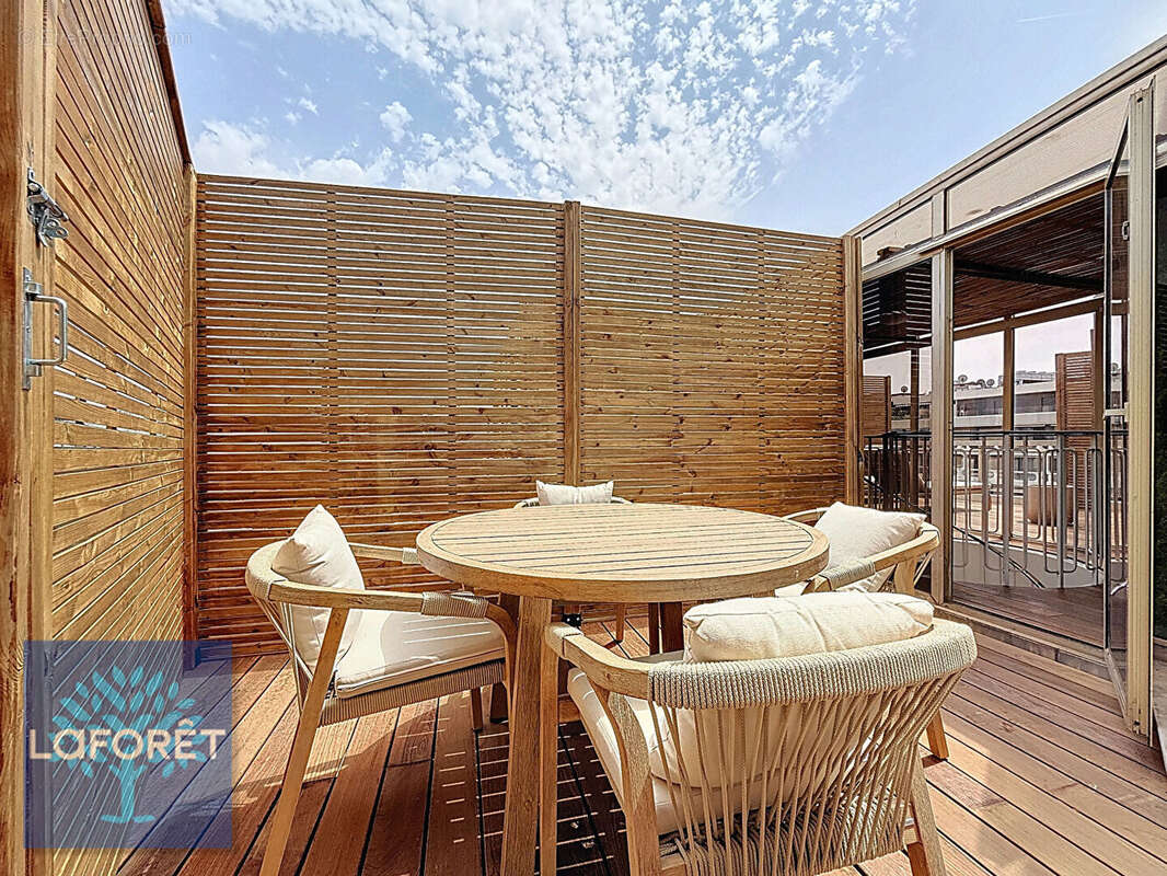 Rare - dernier étage avec toit-terrasse entre le carlton et le marriott - photo 5