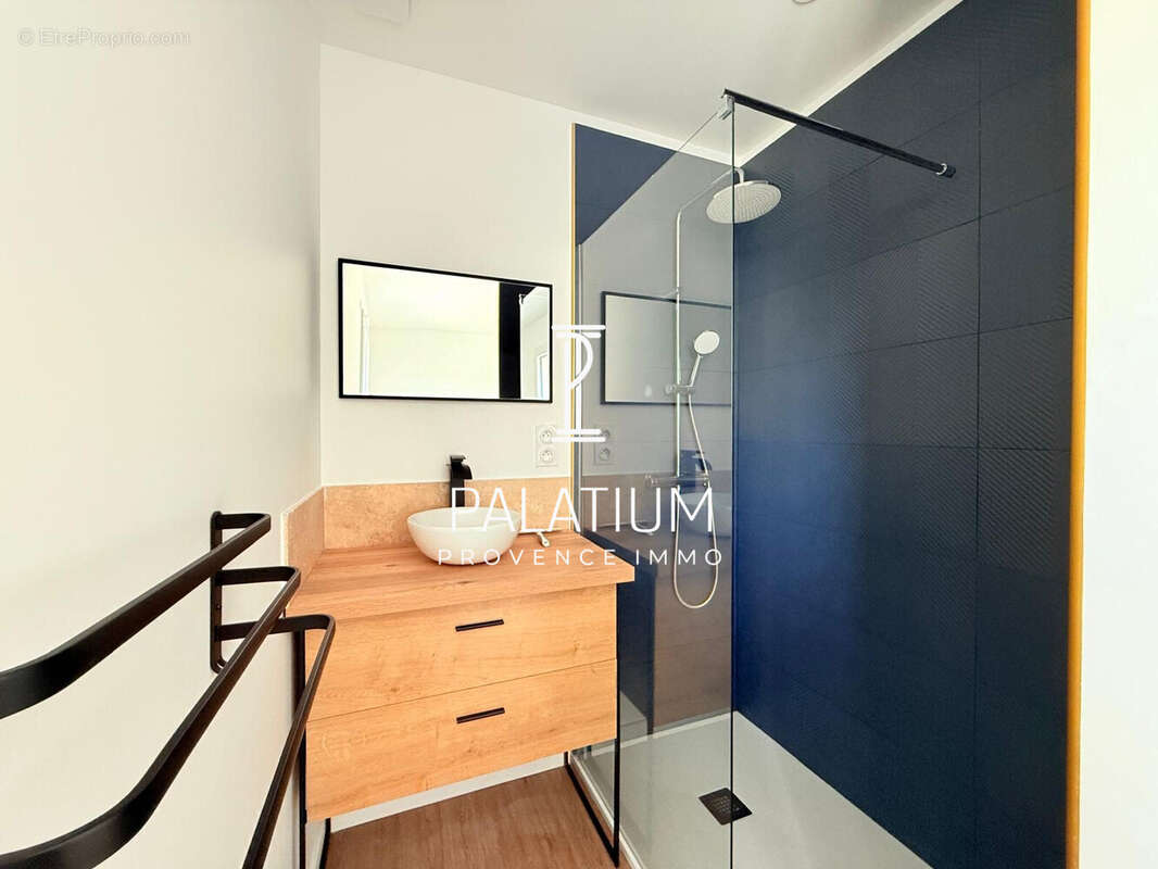 Appartement à LA FARE-LES-OLIVIERS