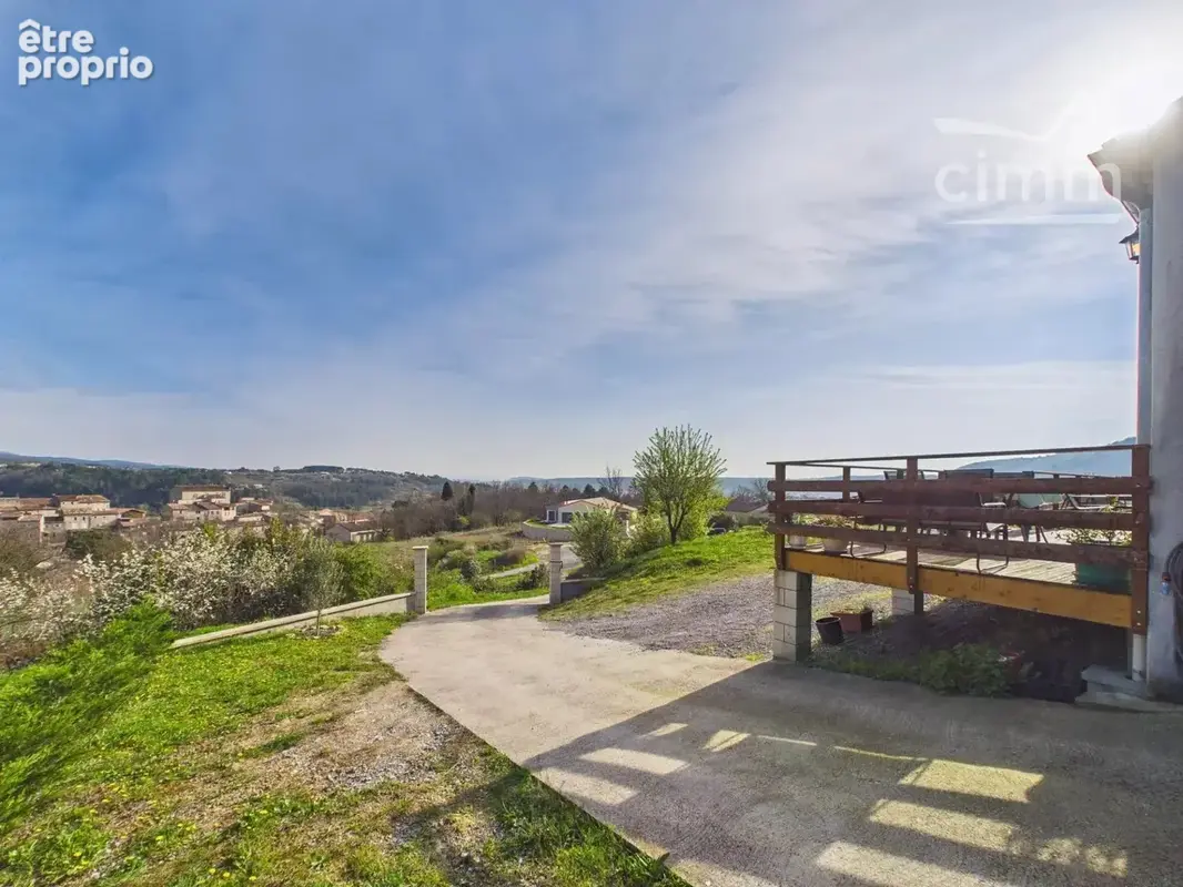 Vue panoramique à Joyeuse : 4CH, tranquillité et très belles prestations - photo 18