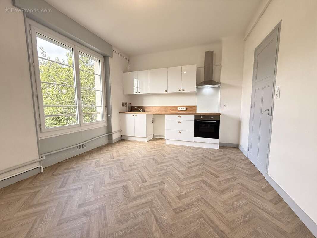 Appartement 235 m² à Pontivy  - photo 3