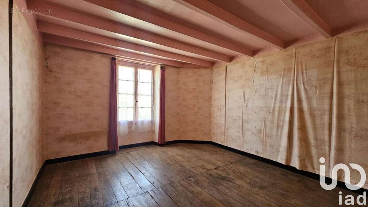 Maison 103 m² à Chassiecq  - photo 5