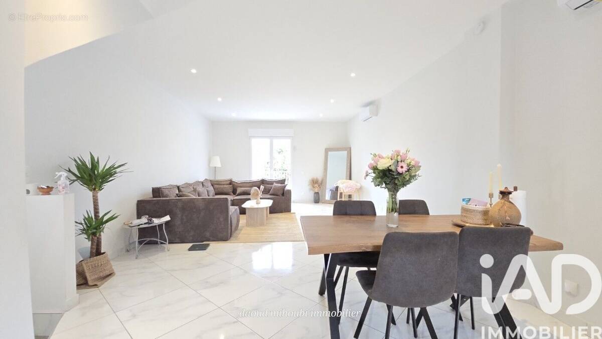 Photo 1 - Maison à VILLENEUVE-LE-ROI