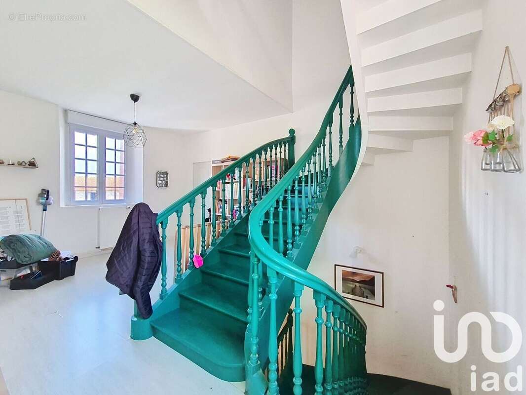 Maison 340 m² à Lithaire  - photo 6