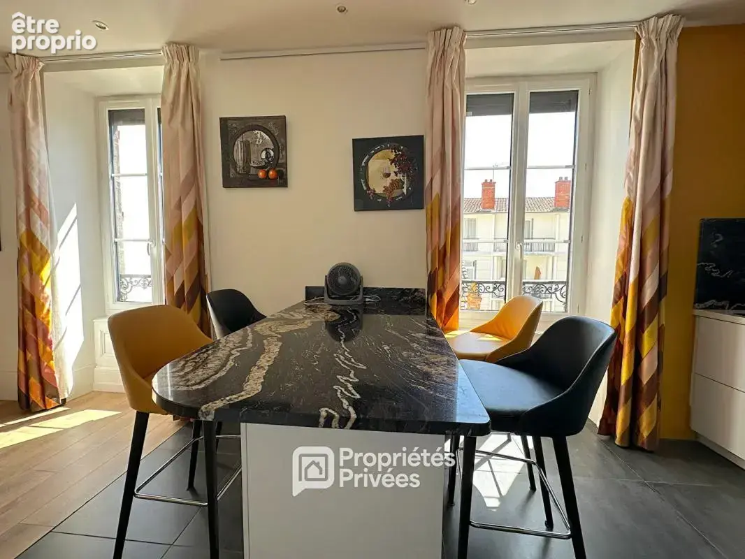 Appartement de standing 4 pièces 85 m2 avec balcons, cave et grenier - photo 3