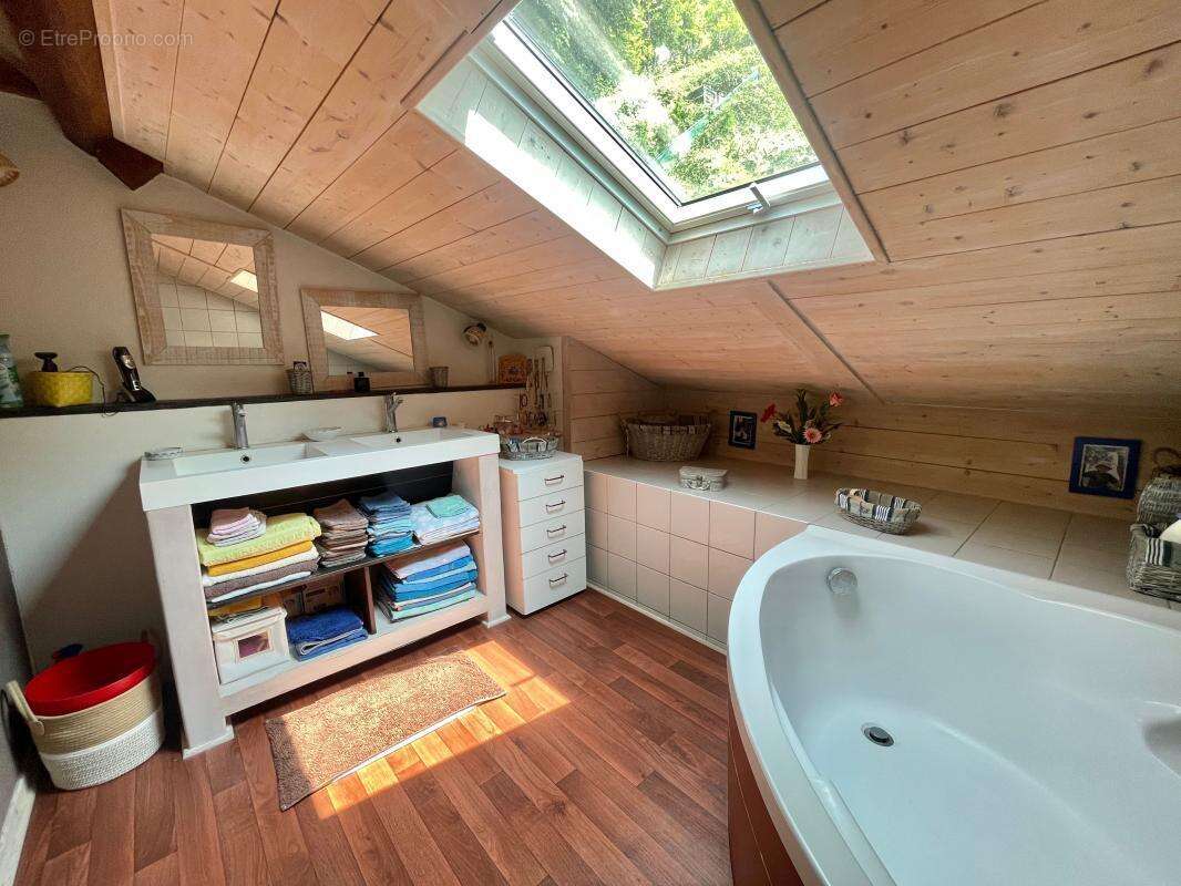 Maison à ALBY-SUR-CHERAN