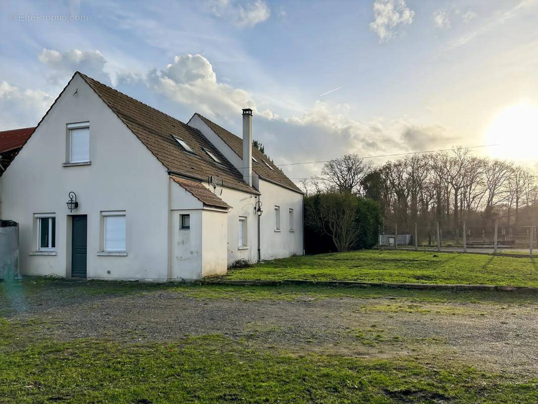 Maison à THIERS-SUR-THEVE