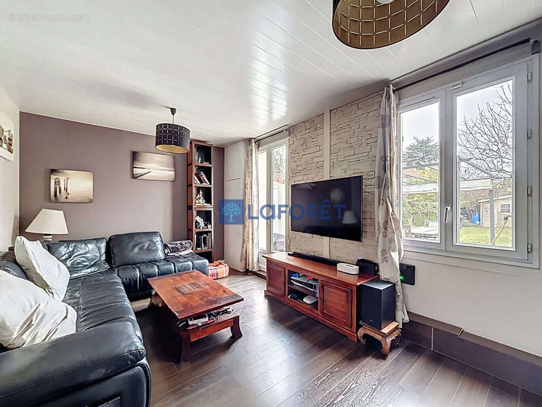 Maison à SAVIGNY-SUR-ORGE