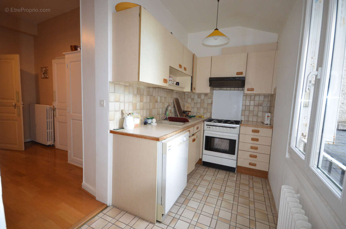 Maison à MURAT-LE-QUAIRE