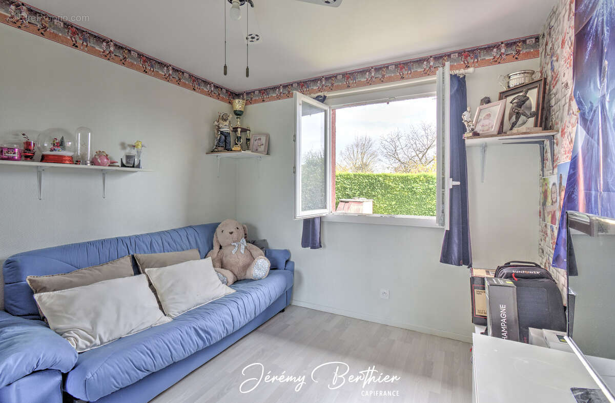 Maison 5 pièces aux Échets (01700) – sur terrain de 800 m² - photo 10