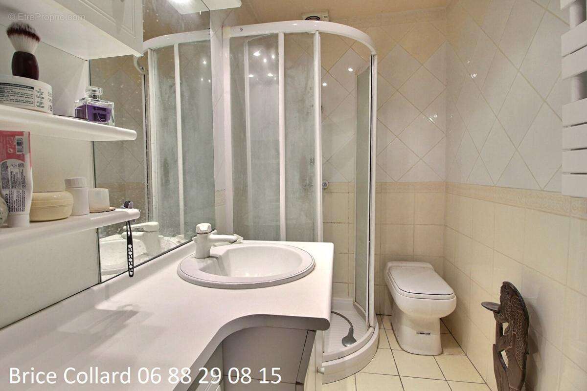 Maison à MOGNEVILLE