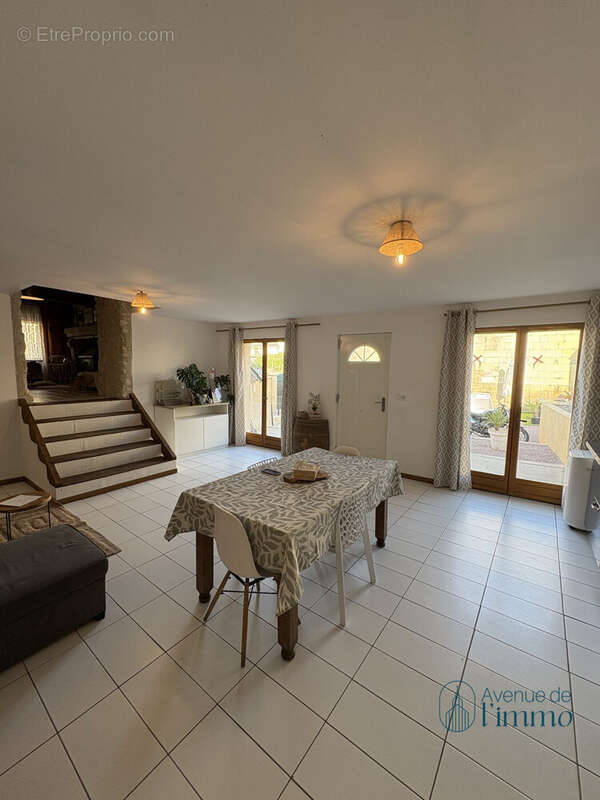 Maison 139 m² à Doue-La-Fontaine  - photo 2