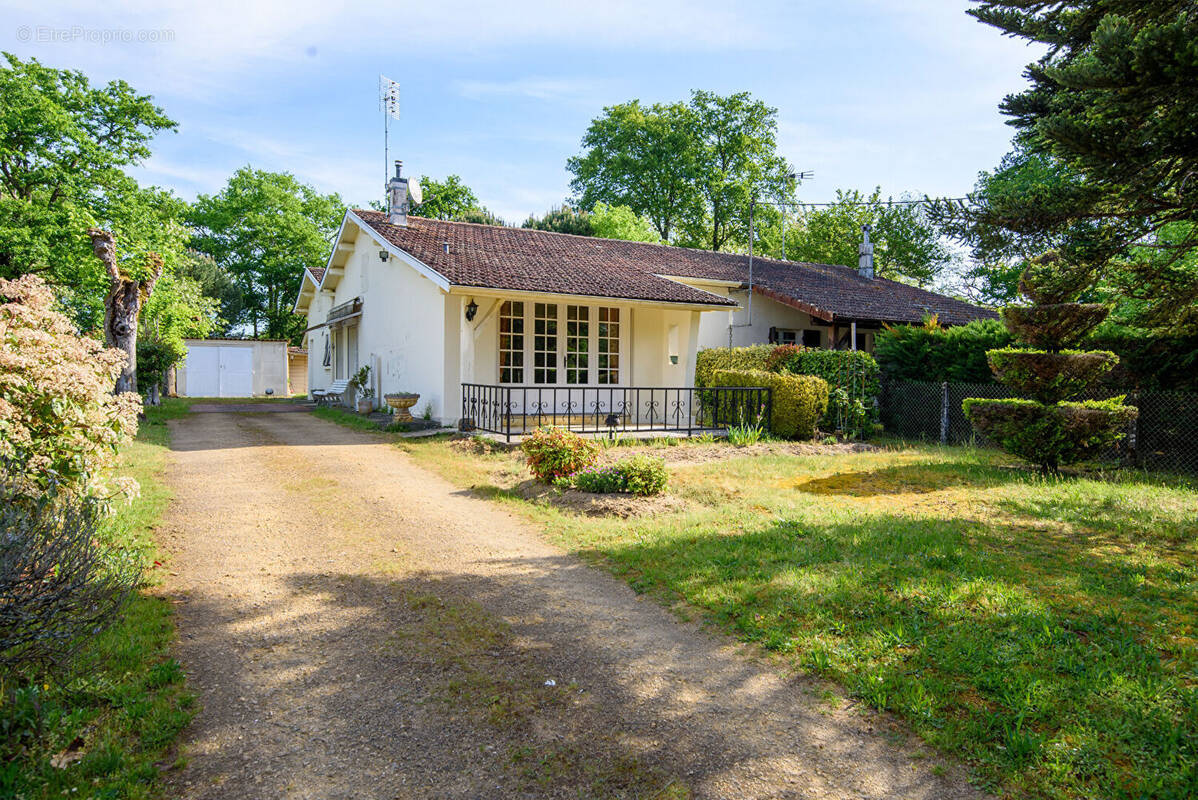 Maison à ROQUEFORT
