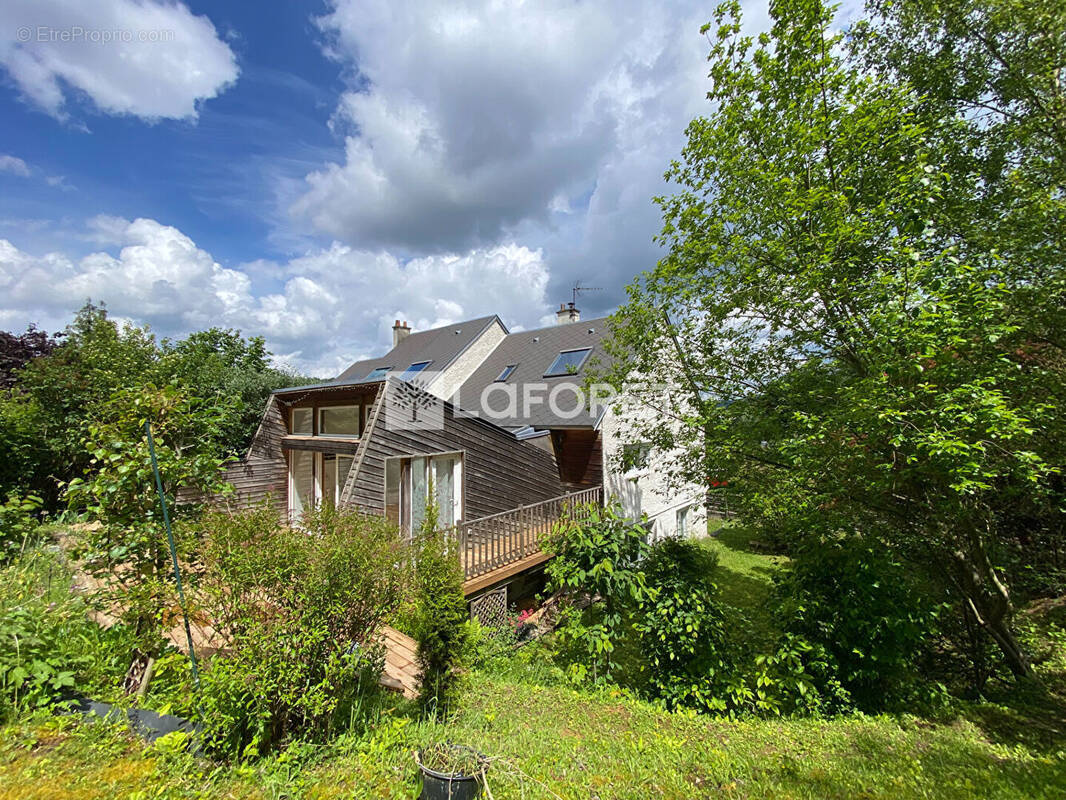 Maison à SAINT-LEGER-DU-BOURG-DENIS