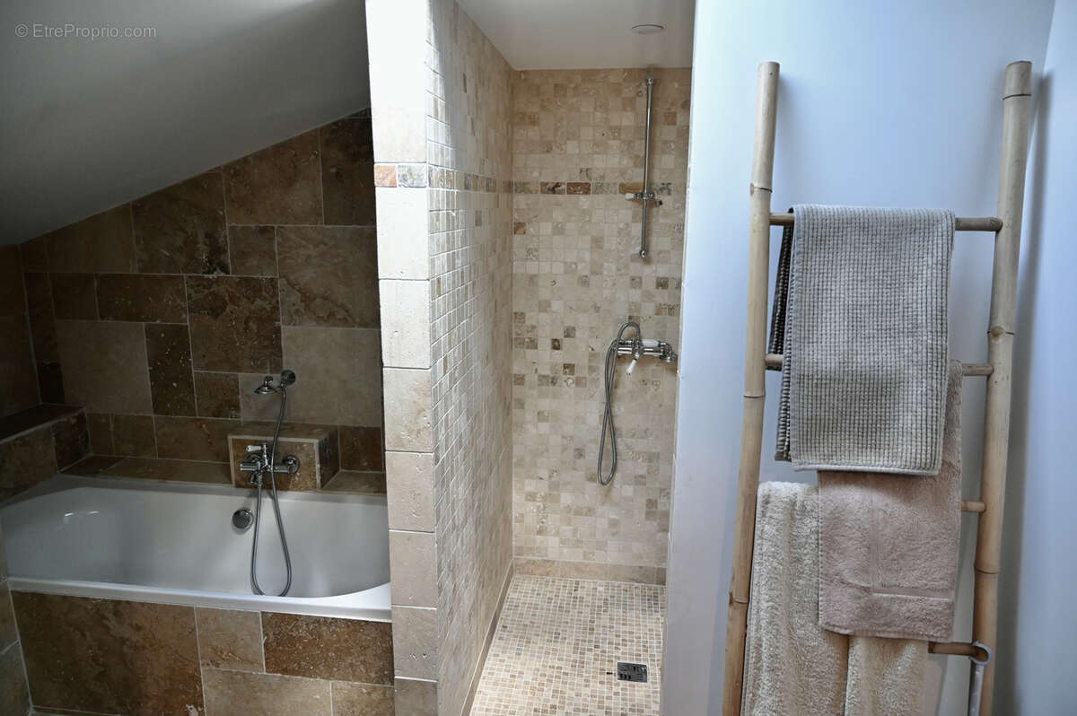 Maison à FORCALQUIER