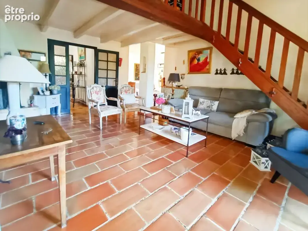 Maison familiale de 210 m² avec piscine, dans un secteur calme ! - photo 5