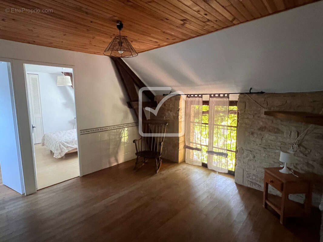 Maison à SALIGNAC-EYVIGUES