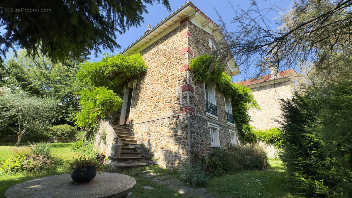 Maison meulière - 130m2 à deux pas de Lagny sur Marne - photo 9