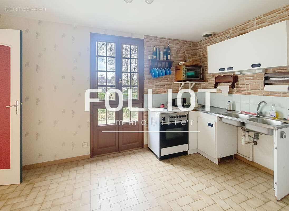 Maison à LA CHAPELLE-JANSON